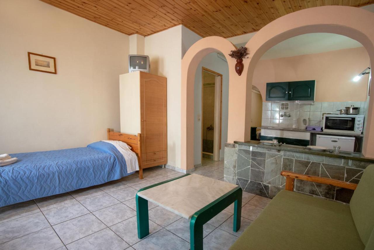 Kleoni Club Apartments Tolo Bagian luar foto