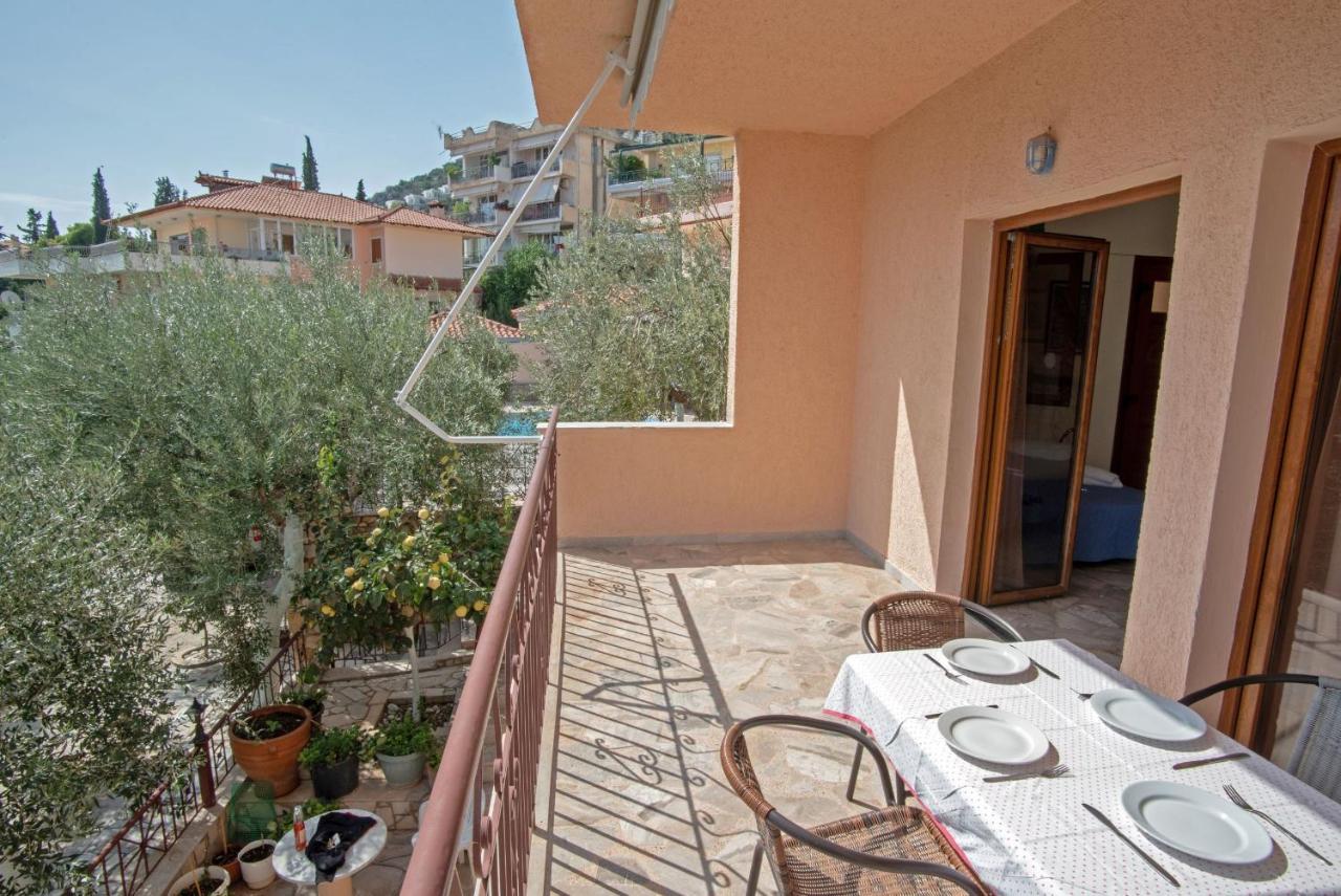 Kleoni Club Apartments Tolo Bagian luar foto