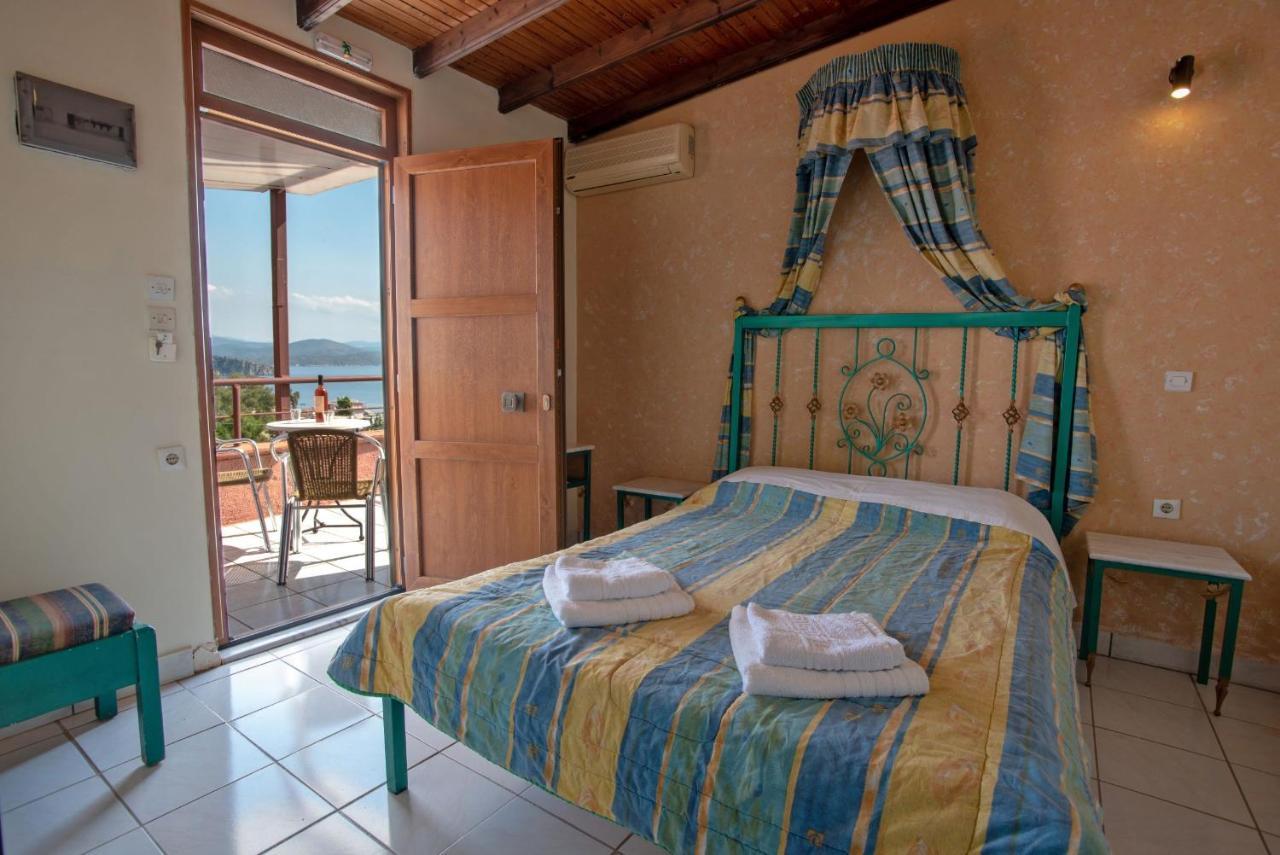 Kleoni Club Apartments Tolo Bagian luar foto