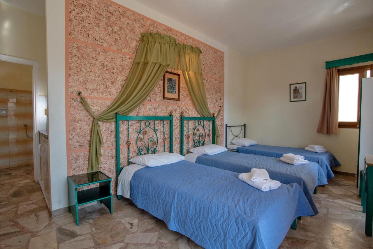 Kleoni Club Apartments Tolo Bagian luar foto