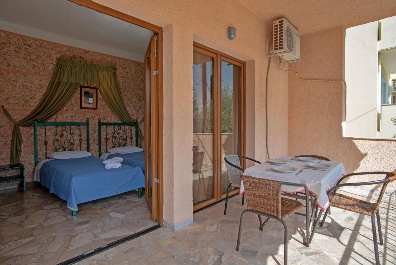 Kleoni Club Apartments Tolo Bagian luar foto