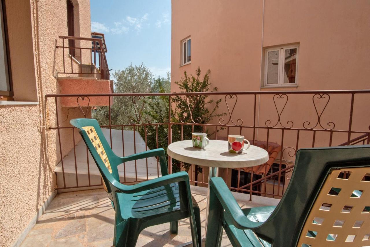 Kleoni Club Apartments Tolo Bagian luar foto