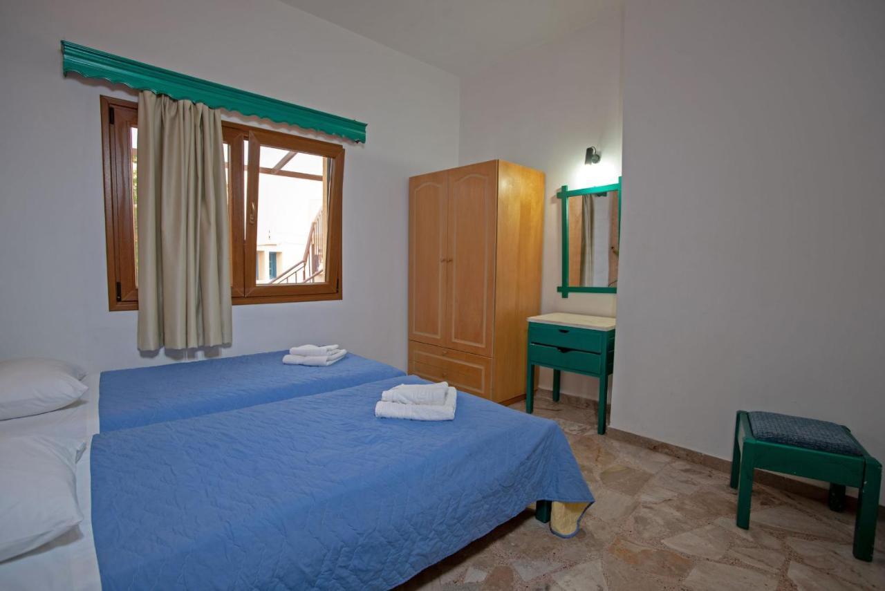 Kleoni Club Apartments Tolo Bagian luar foto
