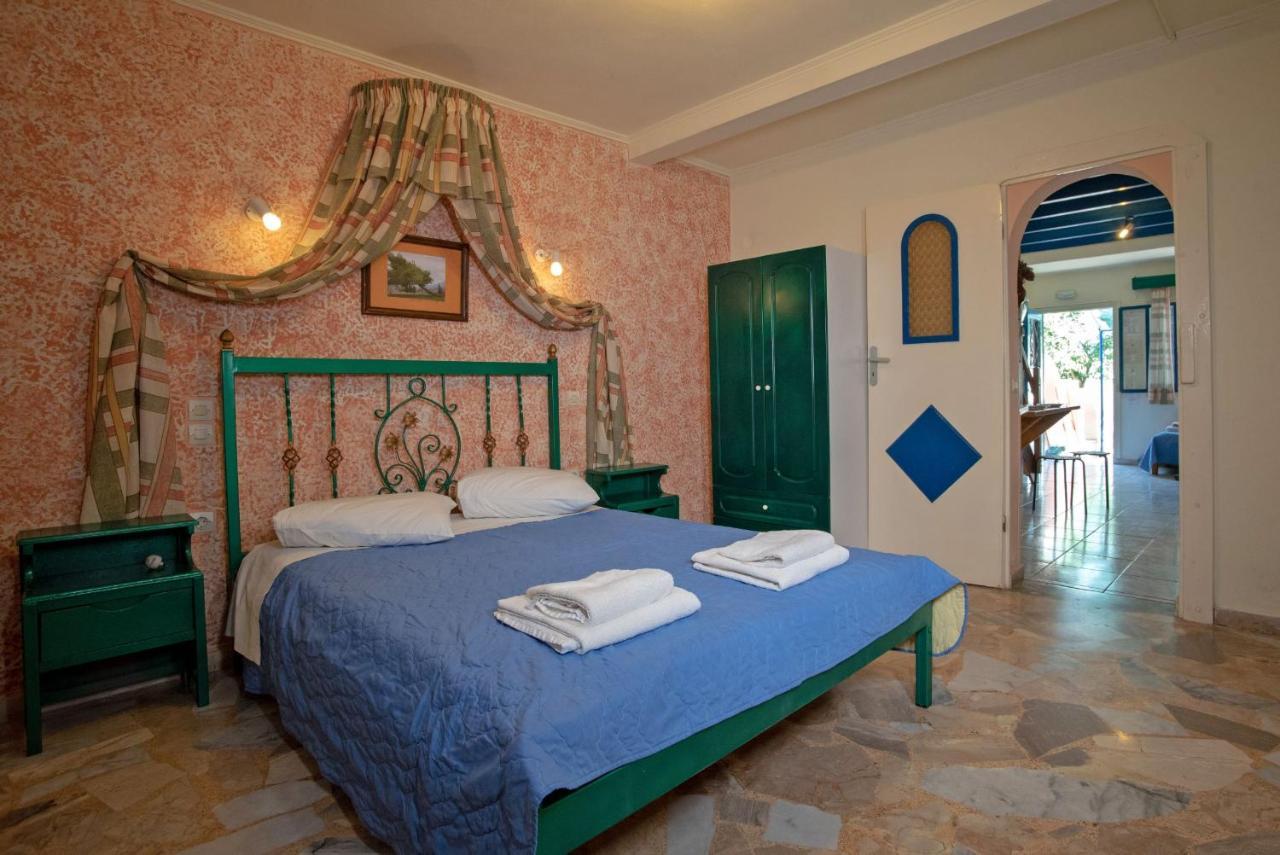 Kleoni Club Apartments Tolo Bagian luar foto
