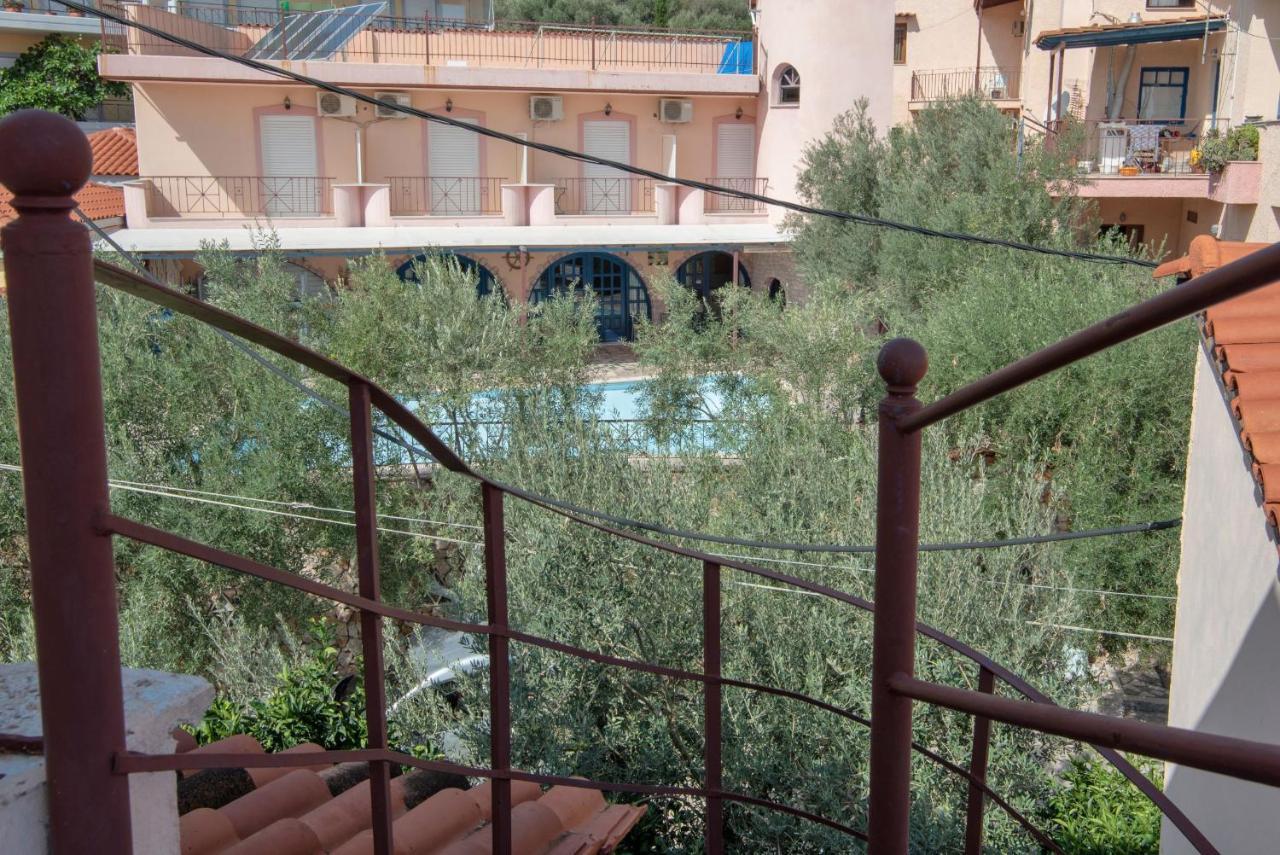 Kleoni Club Apartments Tolo Bagian luar foto