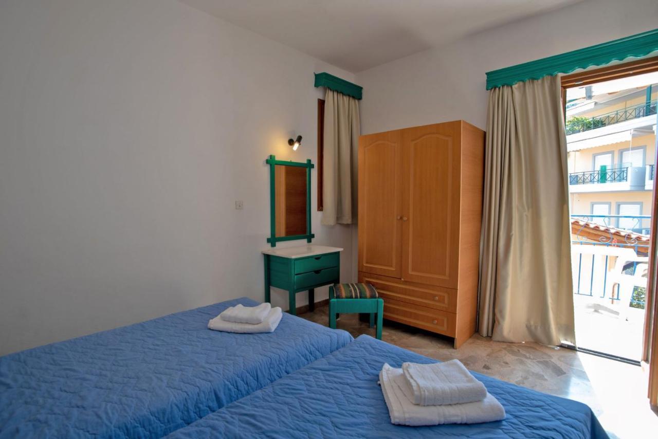 Kleoni Club Apartments Tolo Bagian luar foto