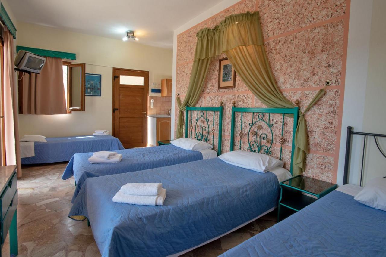 Kleoni Club Apartments Tolo Bagian luar foto