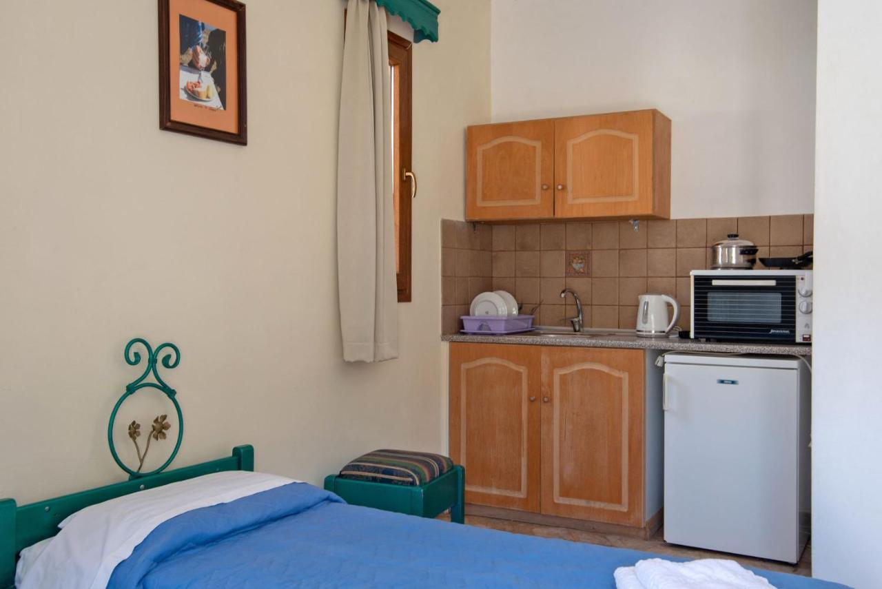 Kleoni Club Apartments Tolo Bagian luar foto