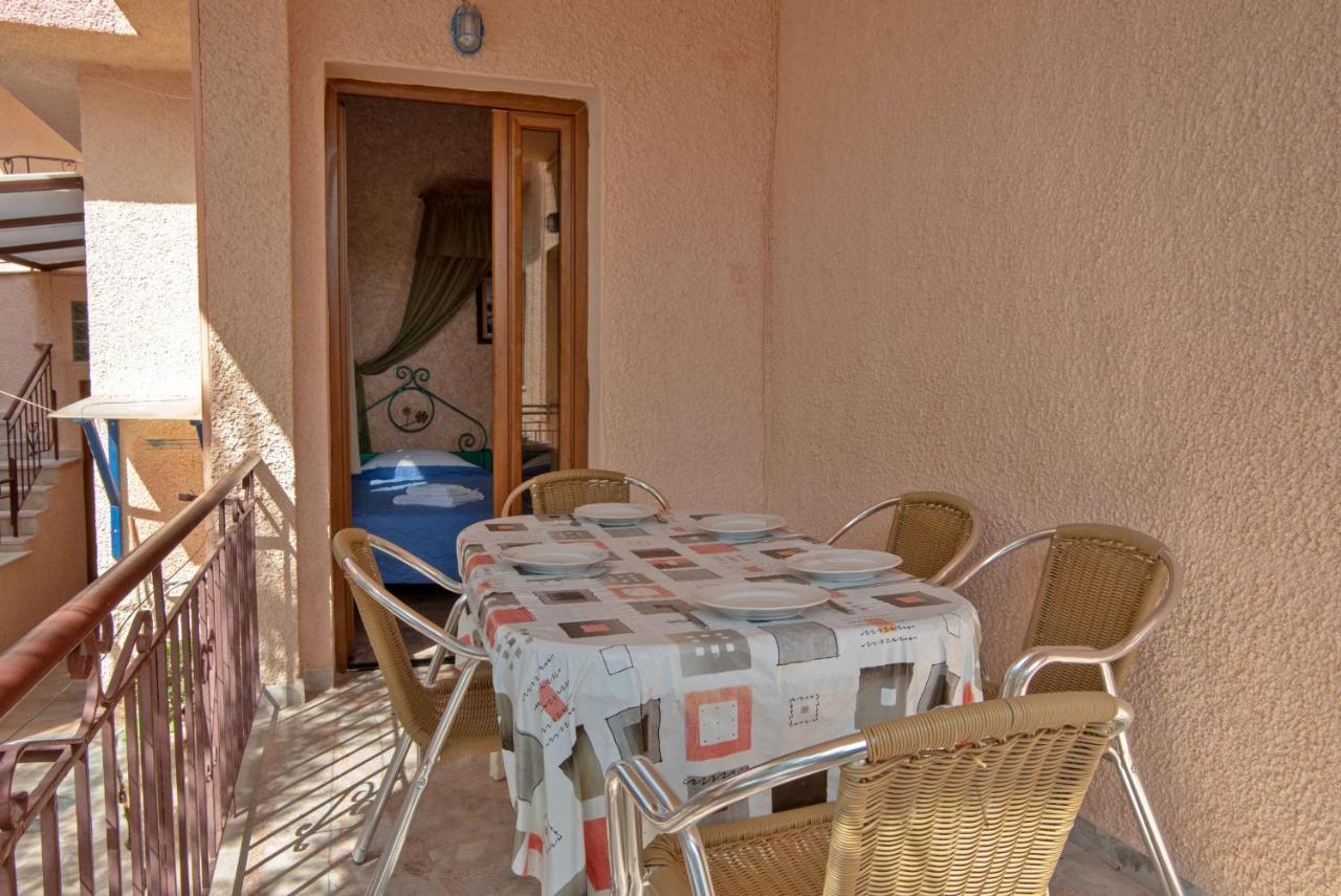 Kleoni Club Apartments Tolo Bagian luar foto