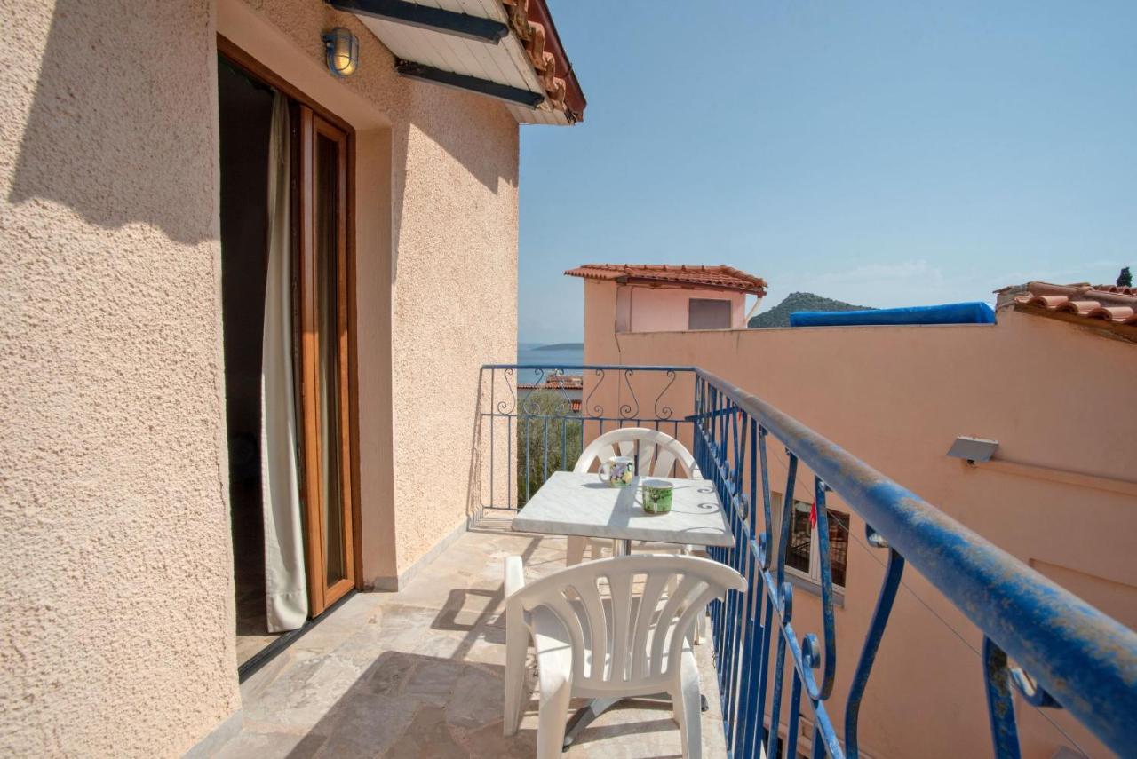 Kleoni Club Apartments Tolo Bagian luar foto